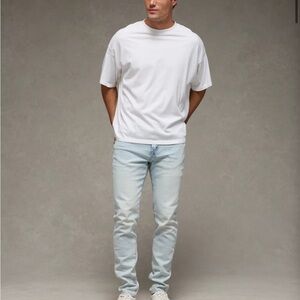 American Eagle Men’s Slim Fit Light Wash Denim Jeans